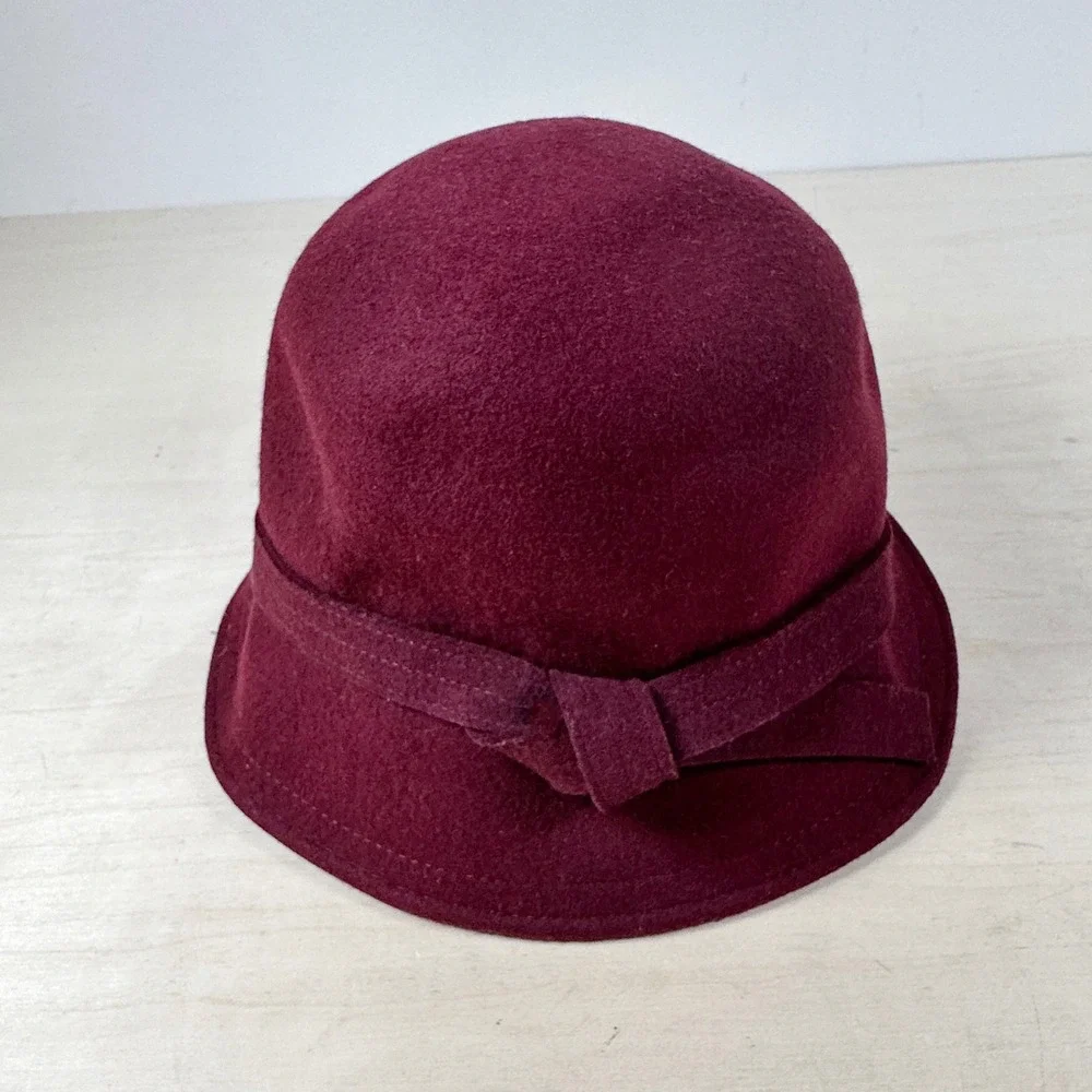Lot 2 Wool Hats Women's Red Maroon Soprattutto Winter, Dress Rhinestones‎ Italy